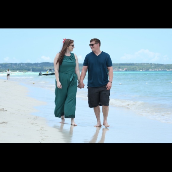 Meet your Posher, Ali - Picture 2 of 2